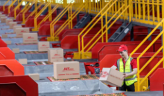 Doanh nghiệp chuyển phát tăng trưởng song hành cùng thương mại điện tử